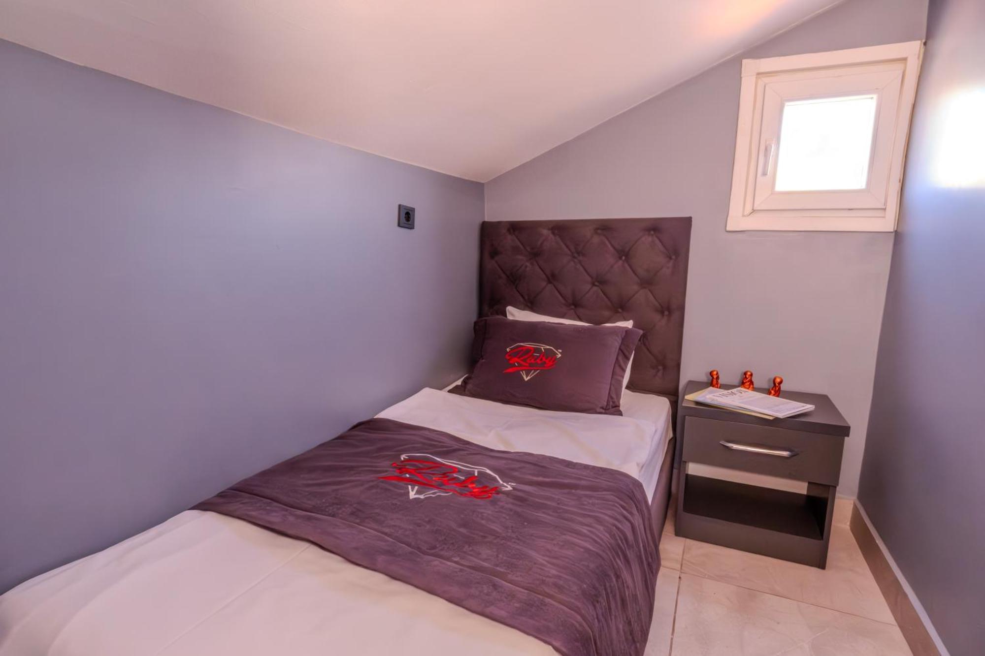 Ruby Hotel Istambul Exterior foto